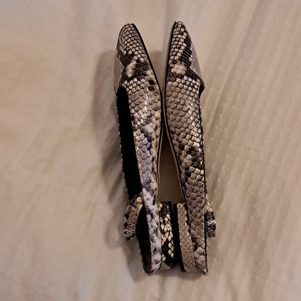 M Gemi snakeskin ballet flats w/ squared off toe 39 (8.5) - Picture 10 of 12